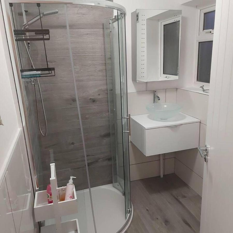 Lovely & Beautiful 2 Bed-Apartment In Богемвуд Экстерьер фото
